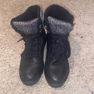 Size 8 black combat boots